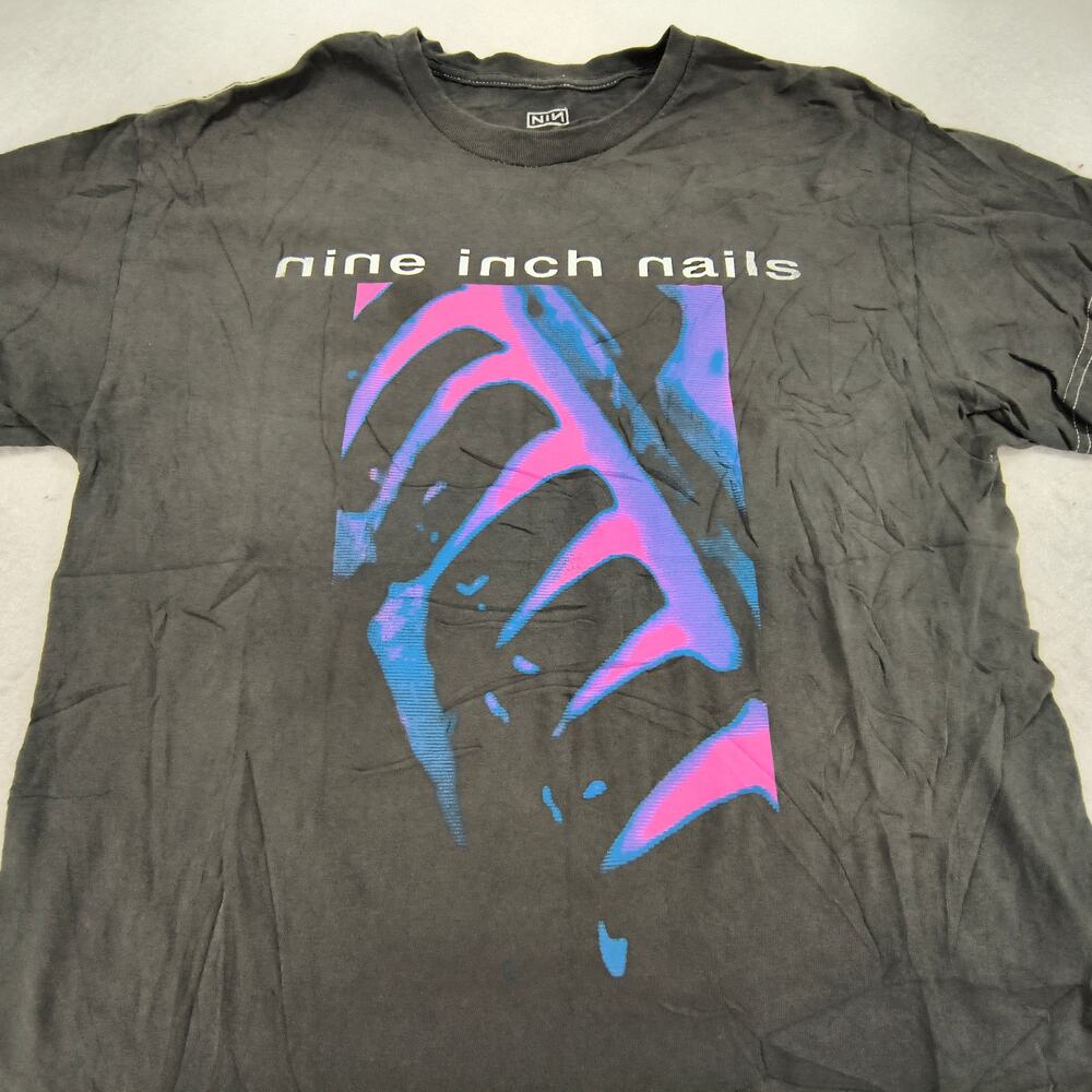 Nine Inch Nails Band Short Sleeve Crew Neck T Shirt Mens Size Medium M Gray
